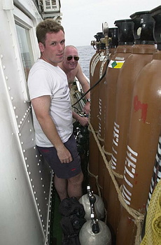 Greg & Doc mix the gas